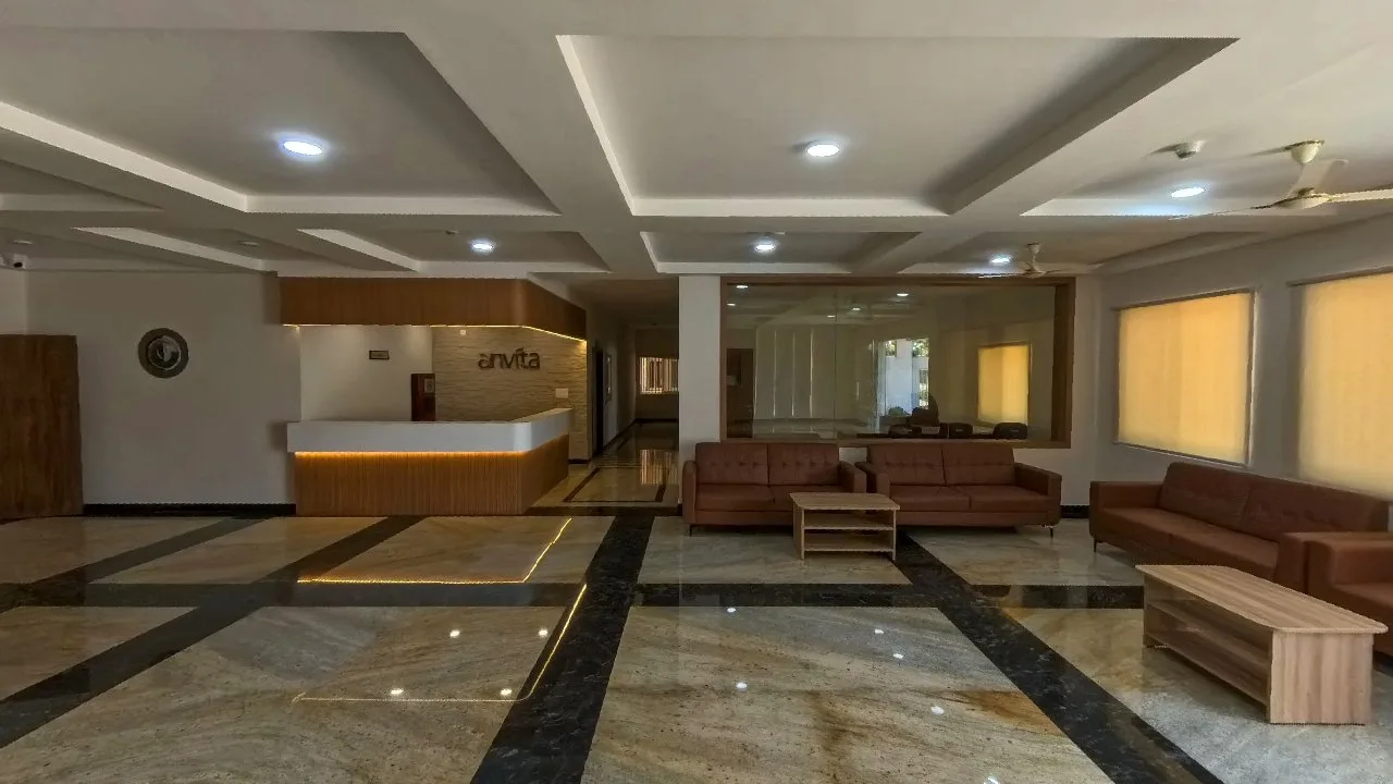 Reception & Lounge